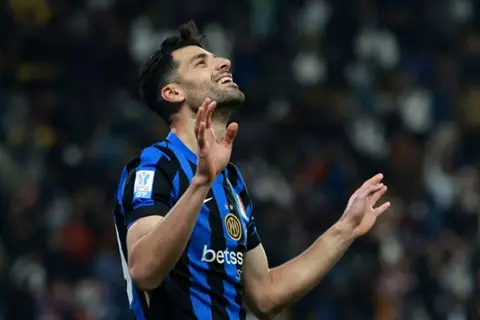 نظرًا للأوضاع الإيرانية.. تقارير: مهدي طارمي يغيب عن إنتر في كأس العالم للأندية